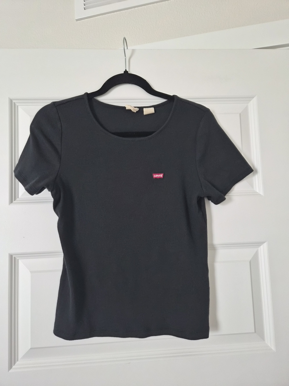 Levi's Black Short-Sleeve Crewneck Tee with Red Logo Tab